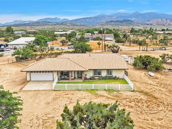 6432 Lime St, Phelan, CA 92371