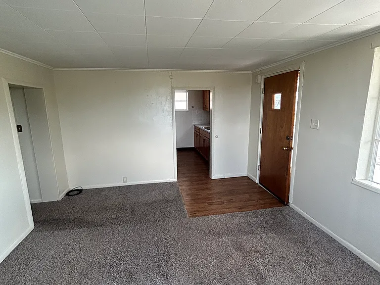 3009 Whitney Rd — Photo 2
