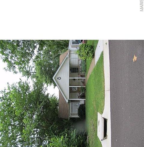 1st image of 425 Leonard Ave