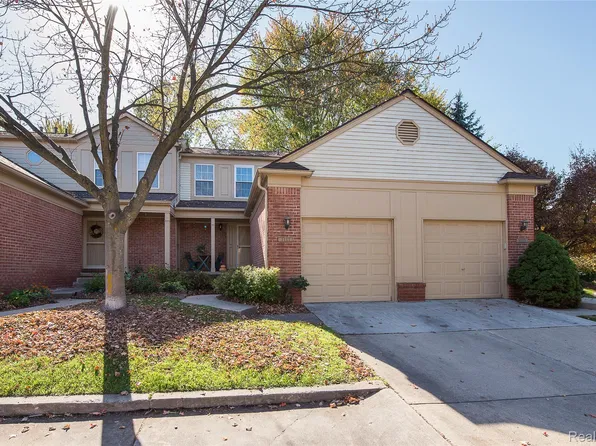 3151 Village Cir S, Ann Arbor, MI 48108