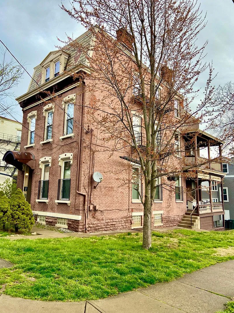 2800 Euclid Ave — Photo 2