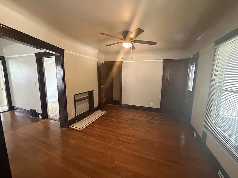 10324 Bernard Ave — Photo 5