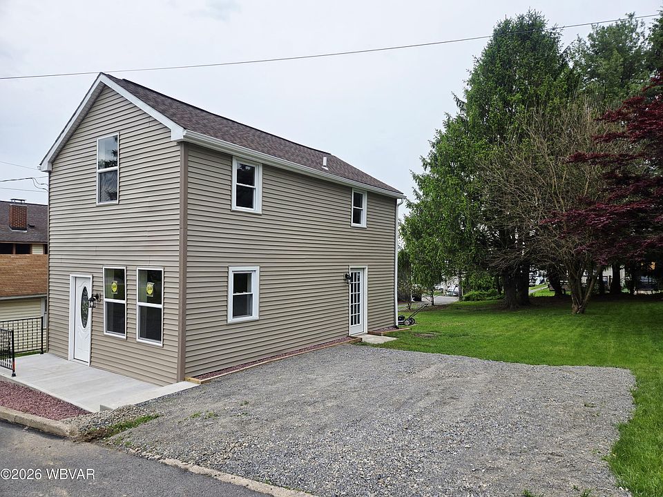 1st image of 215 Clarendon St