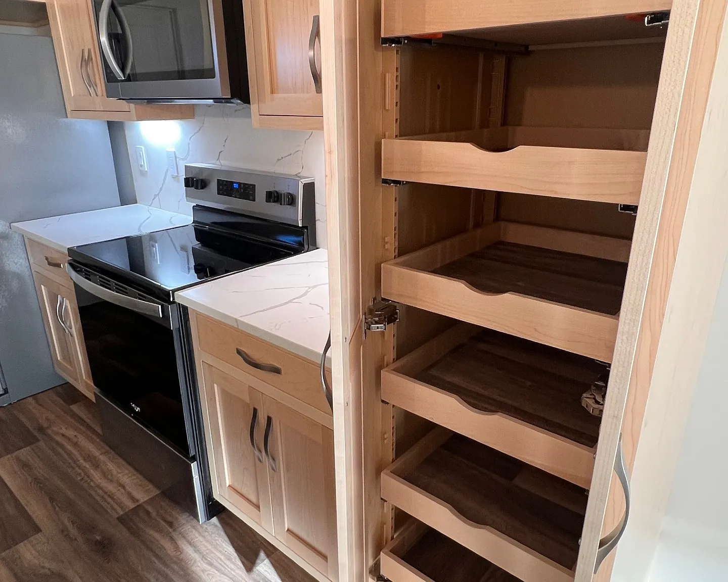 2 bed, 1000 sqft, $1,990 — Photo 4