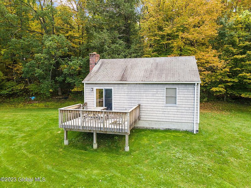 4th image of 688 Rickard Hill Road