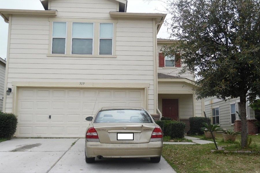 1st image of 319 Mantova Dr