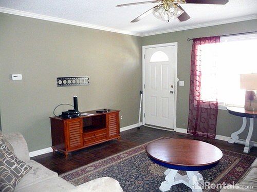 2nd image of 4917 Canterbury St