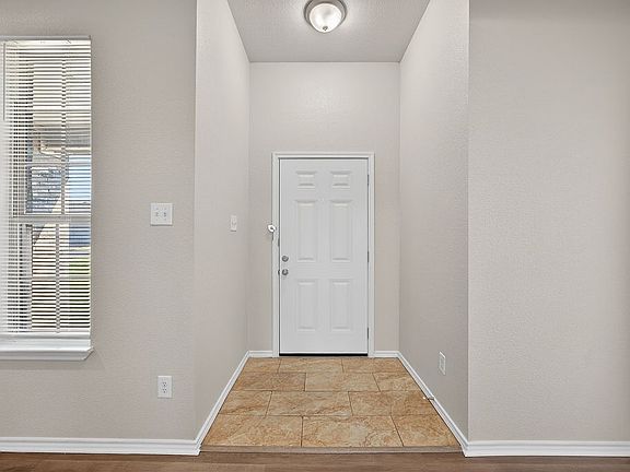 4th image of 625 Green Mound Dr