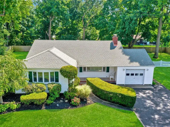 228 Jericho Street, East Islip, NY 11730
