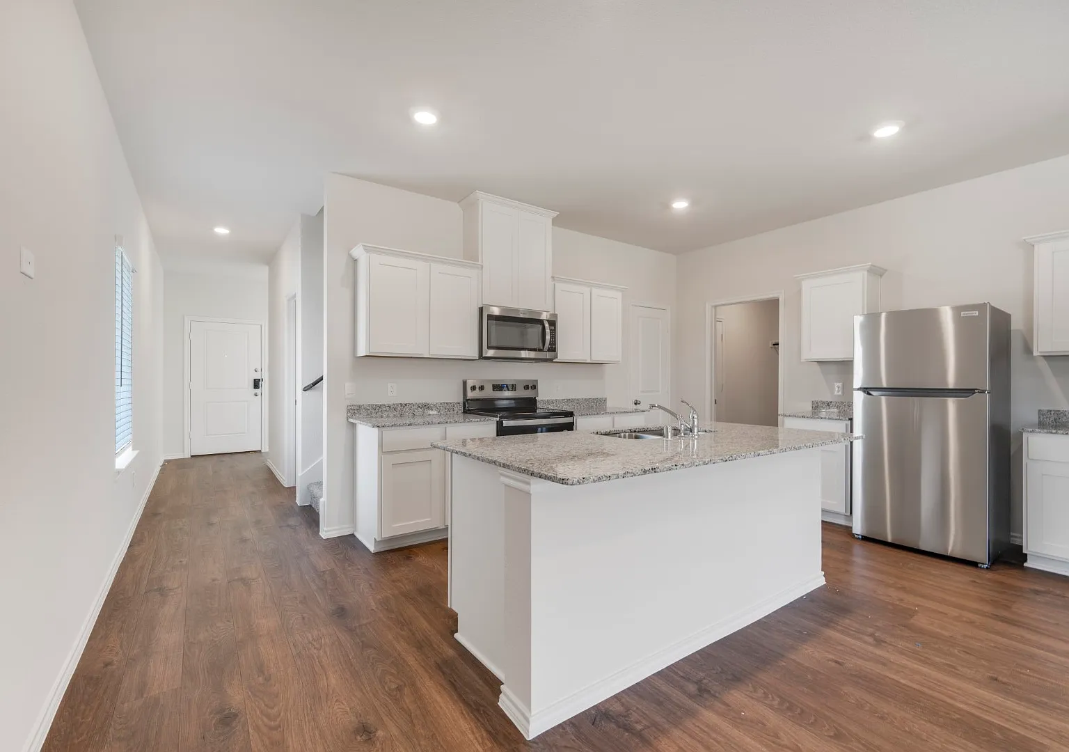 1549 Woodlake Drive — Photo 4
