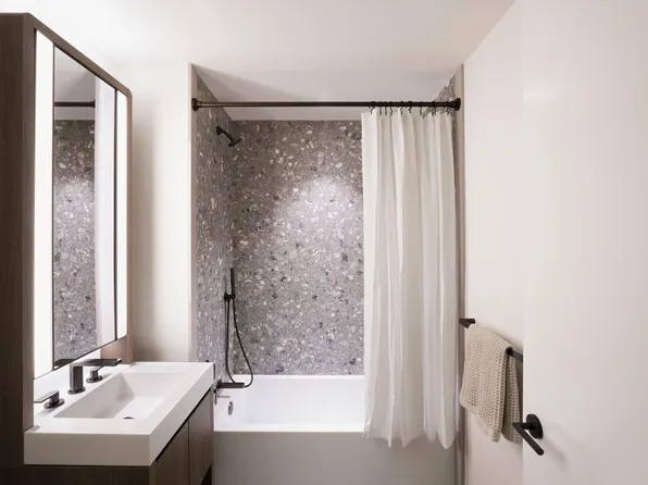 1 West 60th Street 3H image 3 of 16