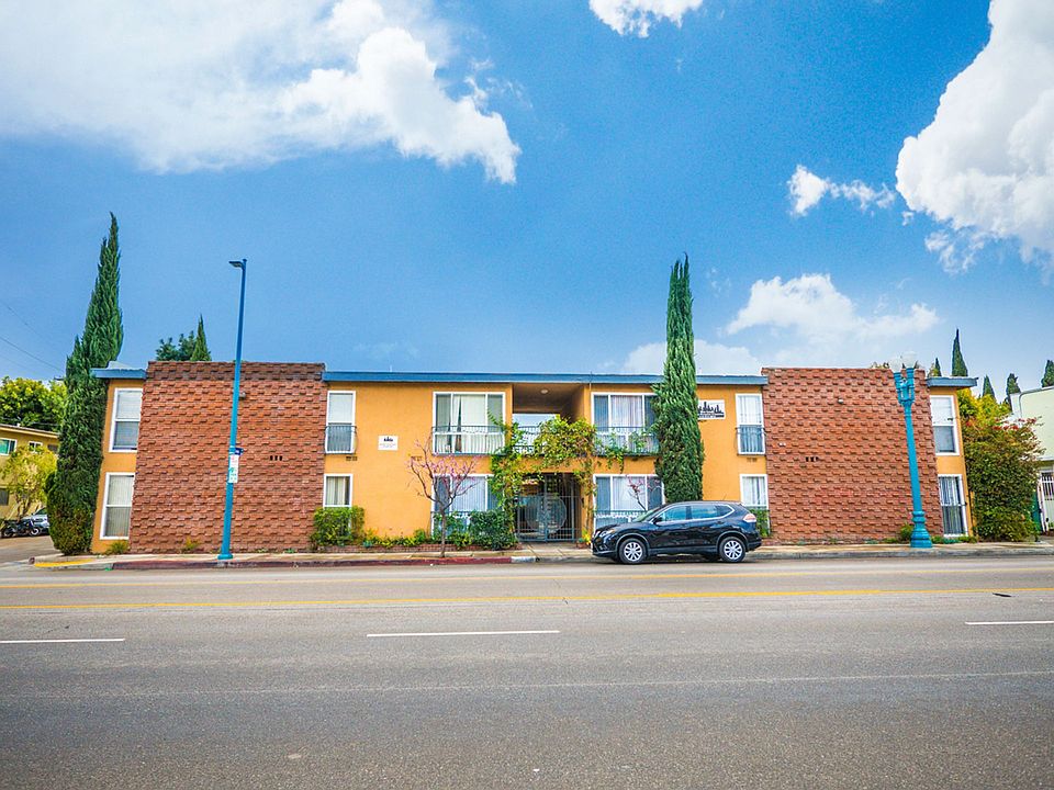 1st image of 10736 Magnolia Blvd #2306