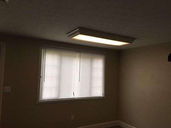 3rd image of 3056 Valleycreek Dr
