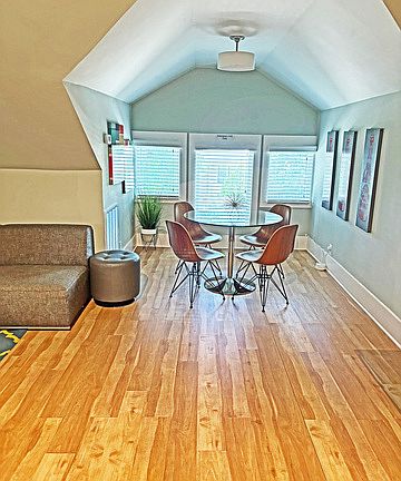2nd image of 402 E Locust St APT 301