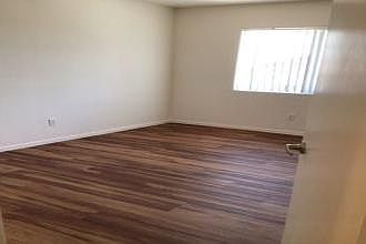 3rd image of 2987 Tisbury Dr