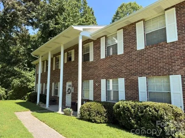 116 Falling Waters Rd APT 3, Hendersonville, NC 28792