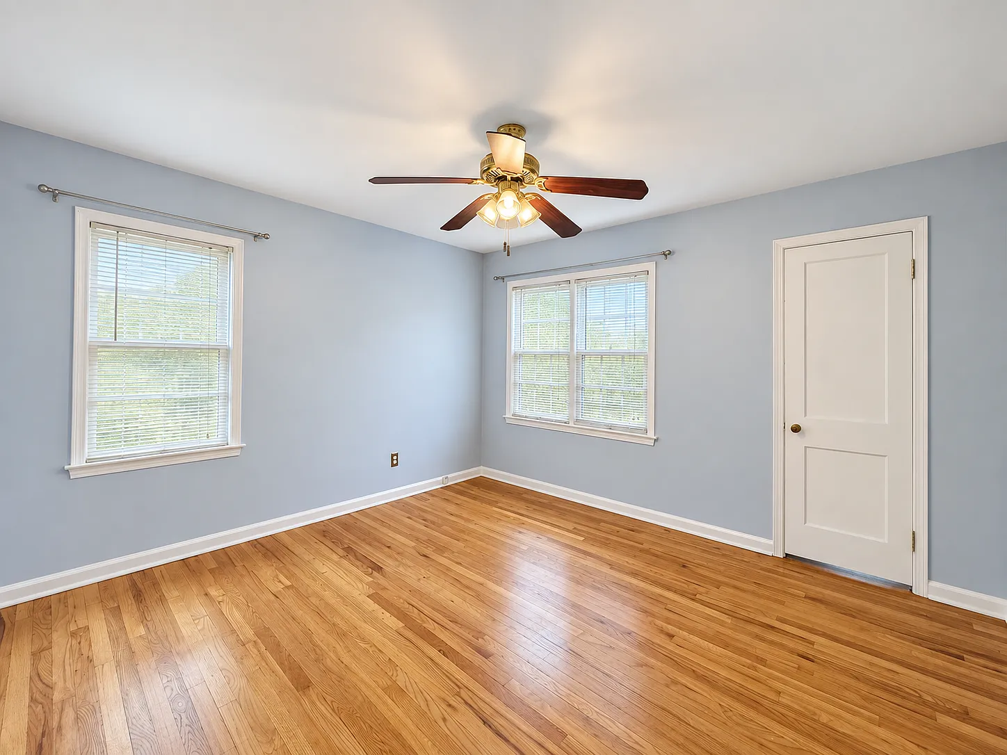 3 bed, 1240 sqft, $2,000 — Photo 4