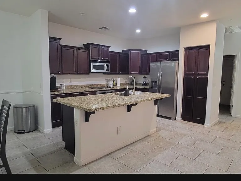 15257 W Old Oak Ln — Photo 11