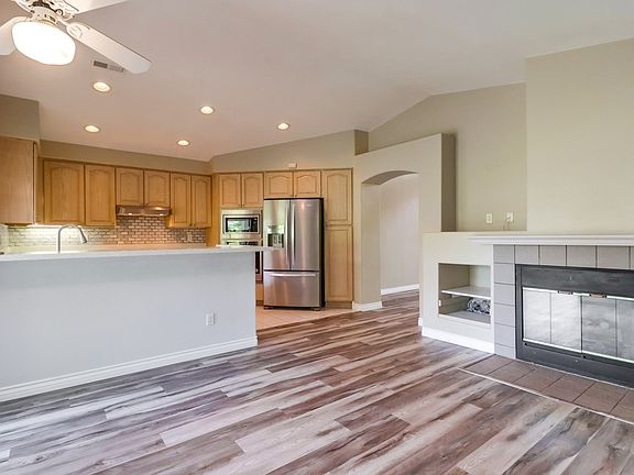 5th image of 1062 Torrey Pines Rd