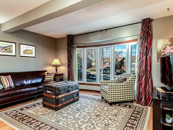 2nd image of 25 Brentwood Dr E
