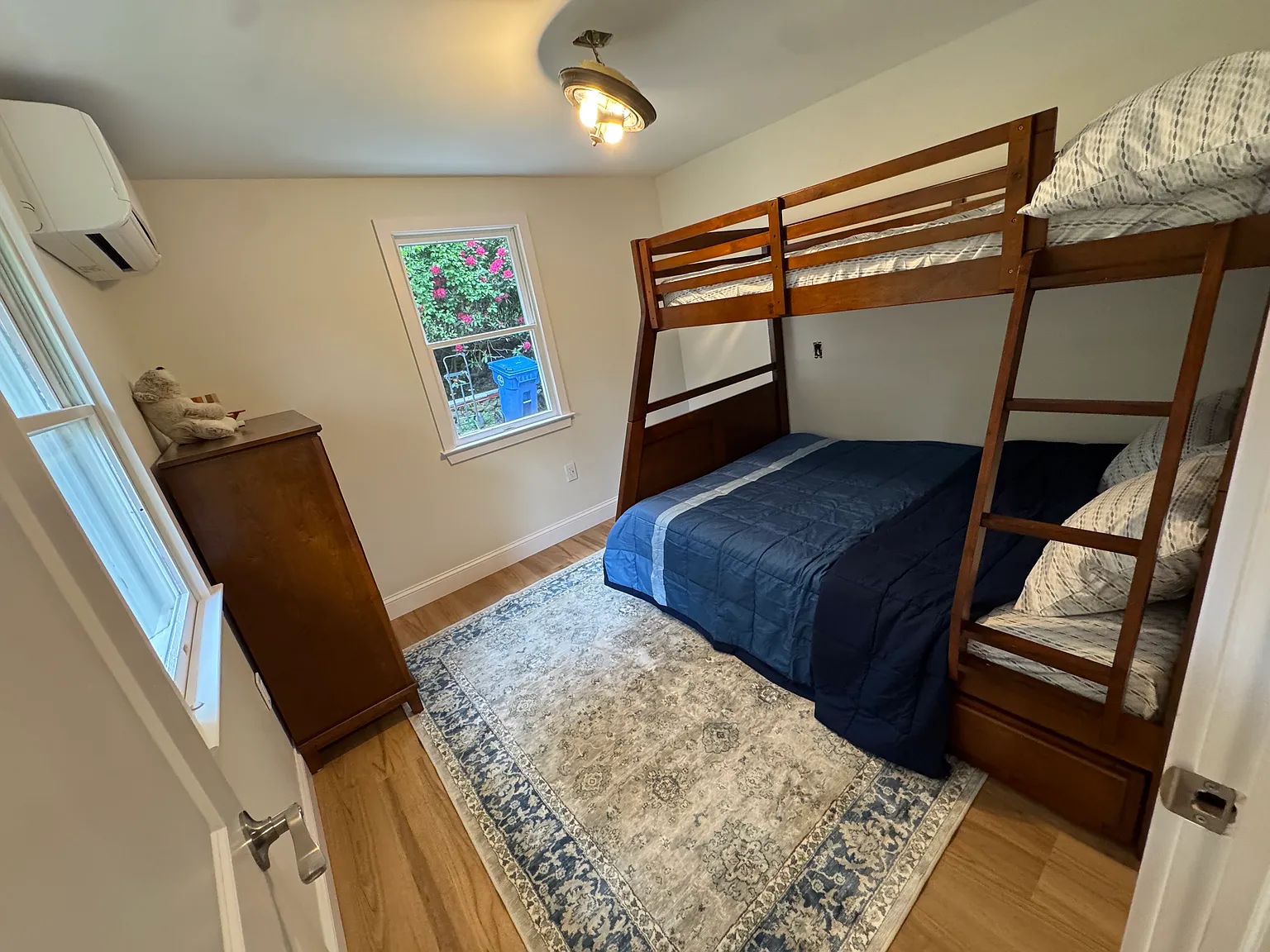 4 bed, 2.5 bath, 1834 sqft, $3,700 — Photo 4