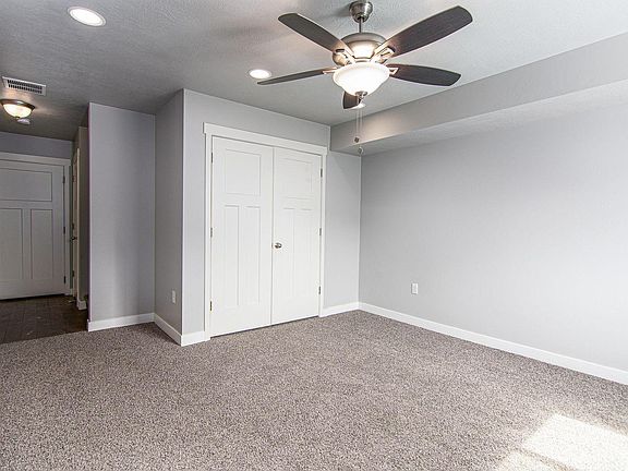 2nd image of 14423 S Abbey Bend Ln