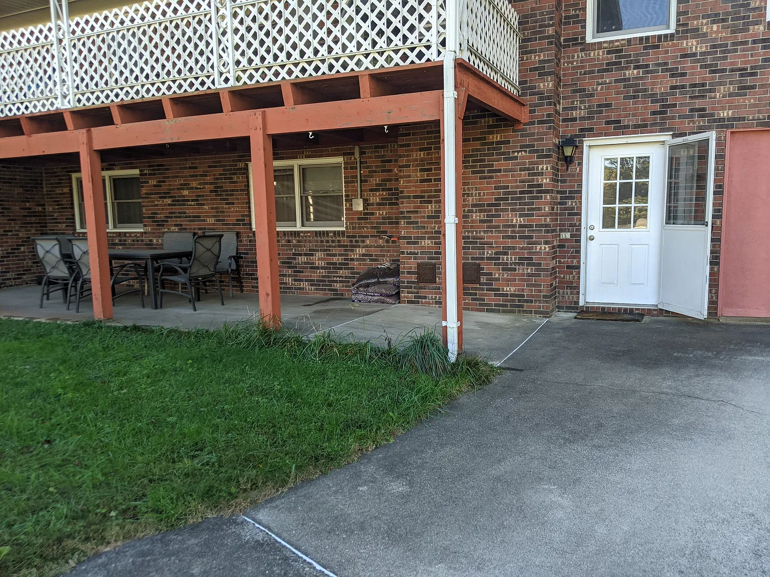 2 bed, 1600 sqft, $1,650 — Photo 1