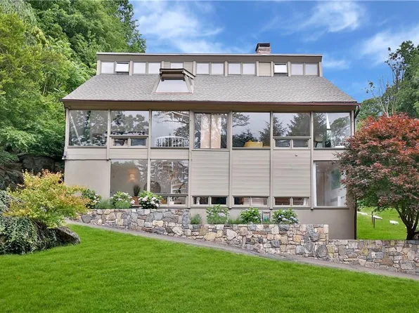 9 Round Hill Road, Armonk, NY 10504