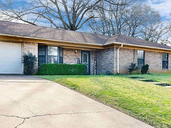2nd image of 1305 Trailwood Ln