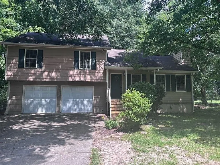 1634 Kimble Dr SW — Photo 1