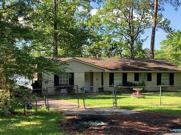 2nd image of 528 Navajo St