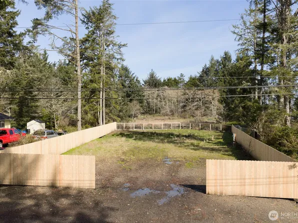 300 E Rain Street NE, Ocean Shores, WA 98569