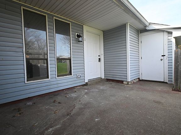 2nd image of 4231 Briarwood Dr APT 1