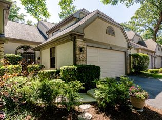 1230 Hobson Oaks Dr, Naperville, IL