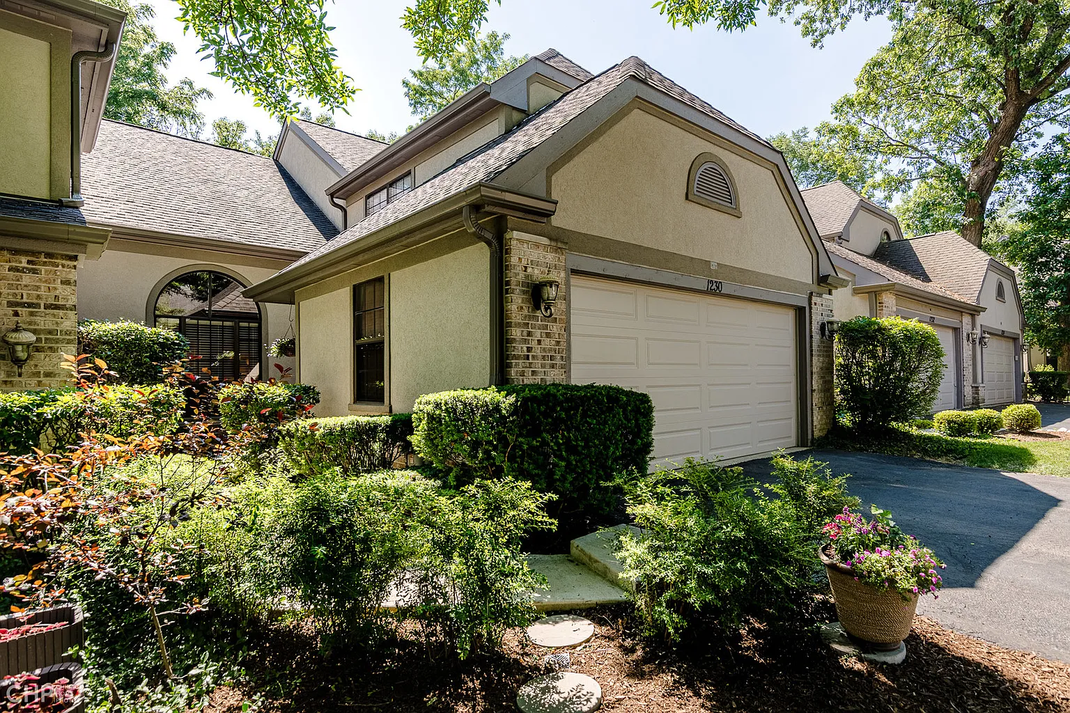 1230 Hobson Oaks Dr photo 1
