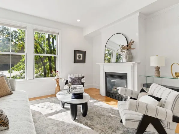 76 Green St #2, Brookline, MA 02446