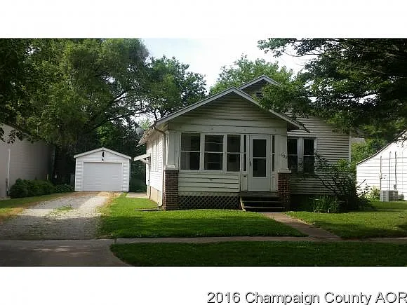909 Fairview Ave photo 1