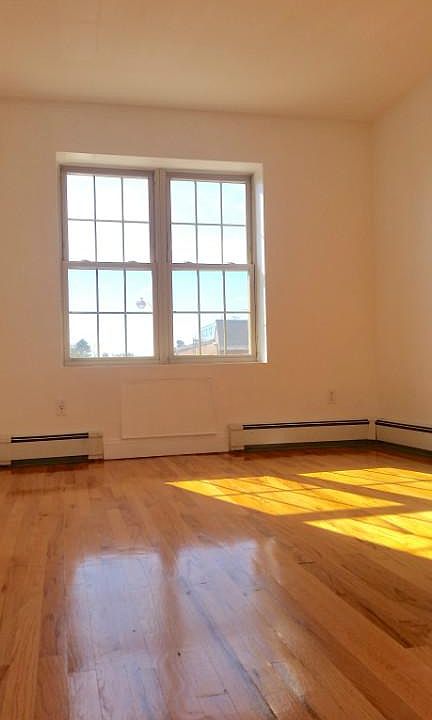 1st image of 4009 25th Ave #3