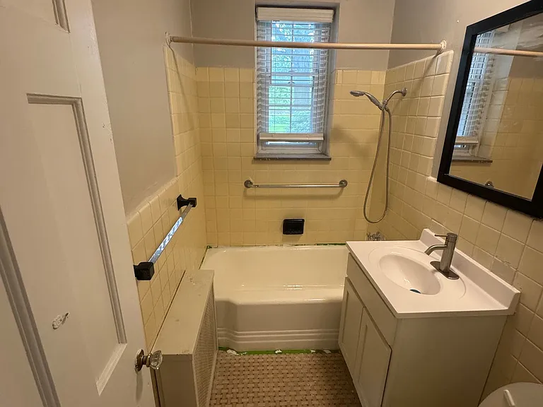 2515 Kemper Rd — Photo 33