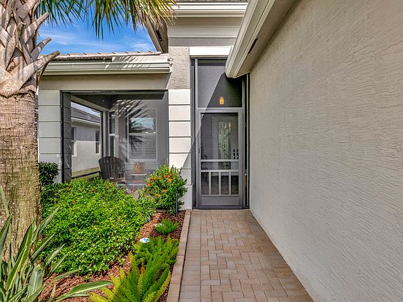 4th image of 11858 SW Waterford Isle Way