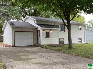 508 14th St, Onawa, IA 51040