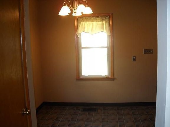 kitchen eat in space