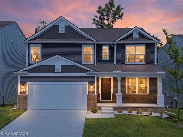 6134 Fieldstone Cir, South Lyon, MI 48178