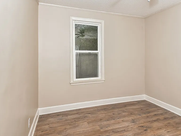 15881_028_bedroom_13369234.jpg