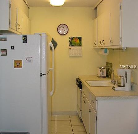 5th image of 1325 Tarpon Center Dr APT 17