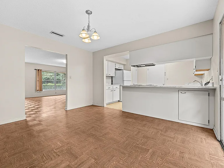 3950 SW 1st Ave — Photo 8