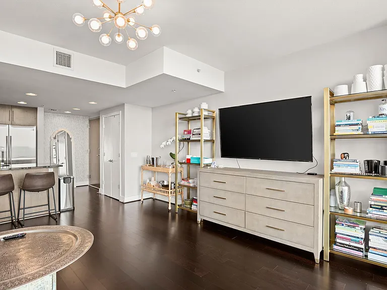 300 Bowie St #3806 — Photo 6