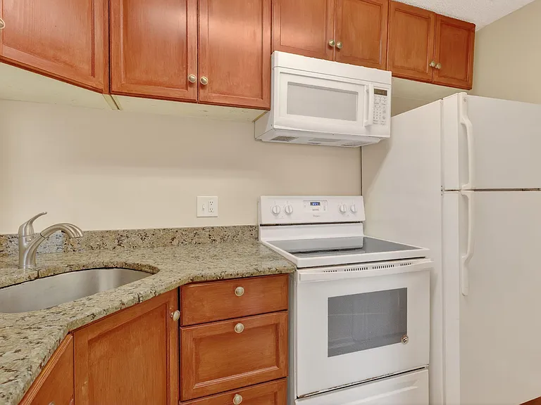 624 Sea Pine Way #B3 — Photo 15