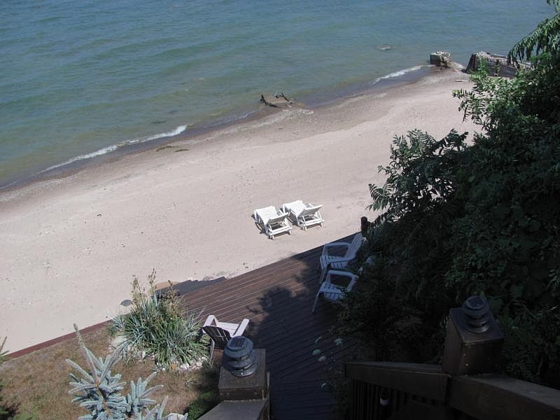 2nd image of 5935 Lakeshore Rd