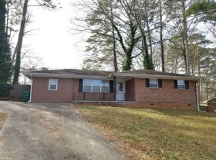 2404 S Eiffel Ct, Decatur, GA 30032